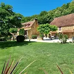 Le Clos De La Tour 3* Sainte-Nathalène