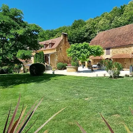 Le Clos De La Tour 3* Sainte-Nathalène