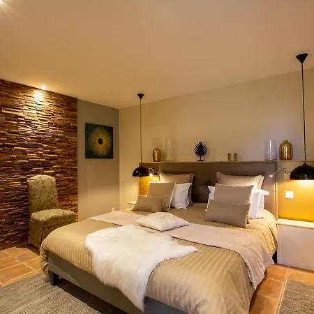 Bed & Breakfast Le Clos De La Tour 3*