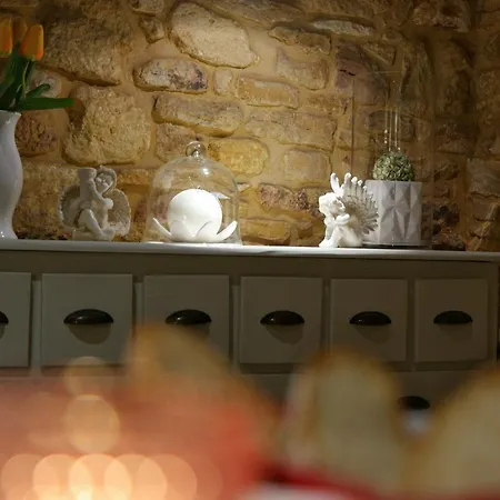 Le Clos De La Tour Bed & Breakfast