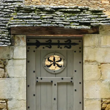 Le Clos De La Tour Bed & Breakfast