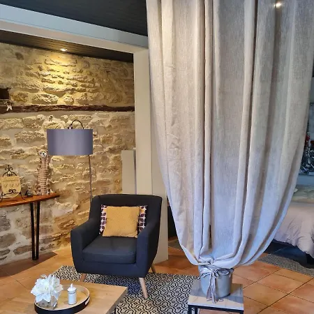 Le Clos De La Tour 3*