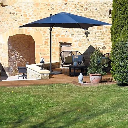 Le Clos De La Tour 3* Sainte-Nathalène
