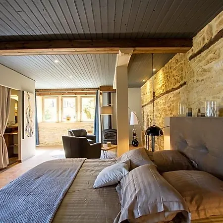 Le Clos De La Tour 3* Sainte-Nathalène