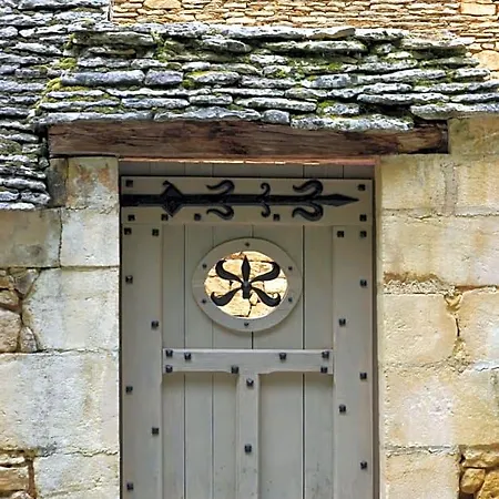 Le Clos De La Tour Bed & Breakfast