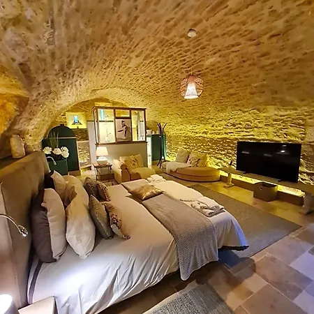 Le Clos De La Tour 3*