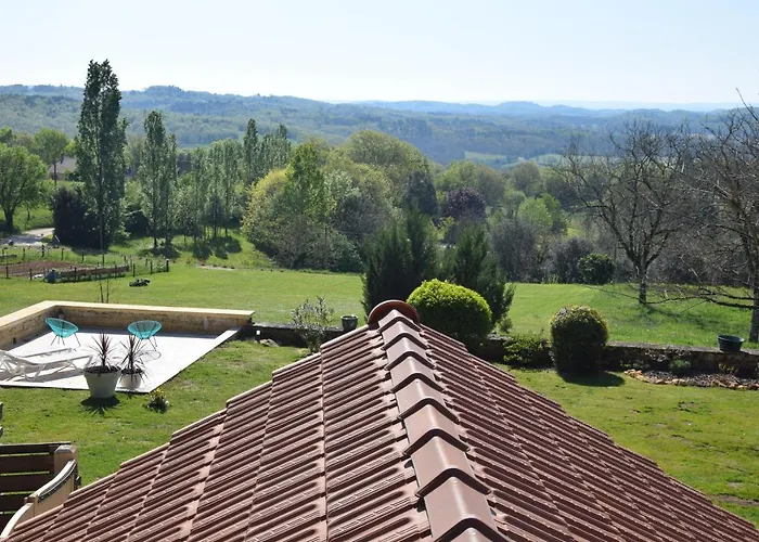 Le Clos De La Tour Couette-café Sainte-Nathalène