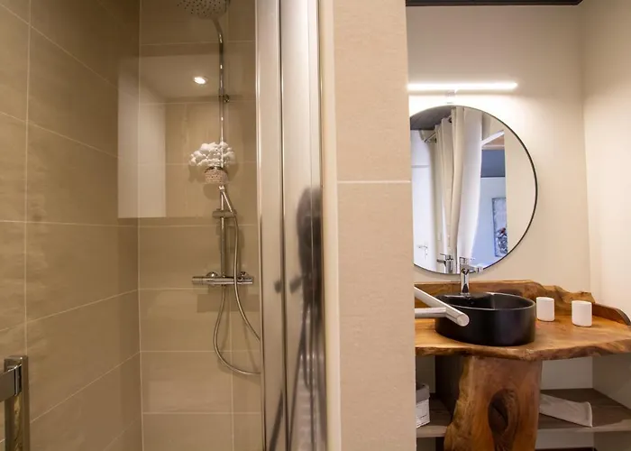 Le Clos De La Tour 3* Sainte-Nathalène