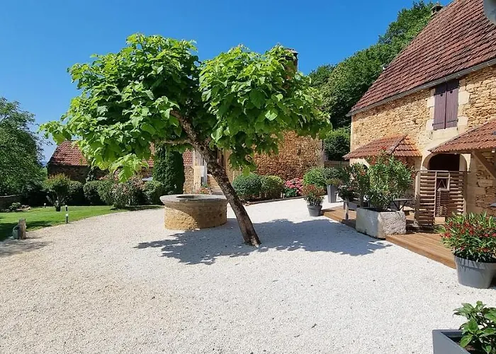 Le Clos De La Tour Couette-café 3*