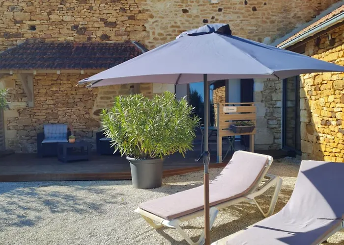 Le Clos De La Tour Bed & Breakfast